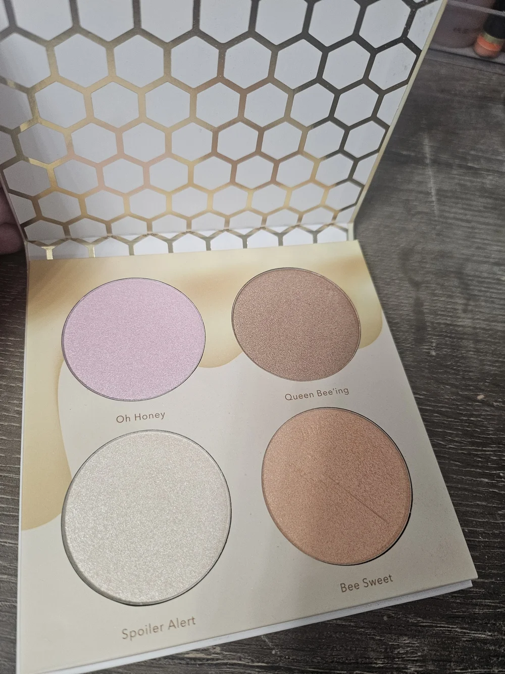 Eye Shadow Palette And Highlighter Palette